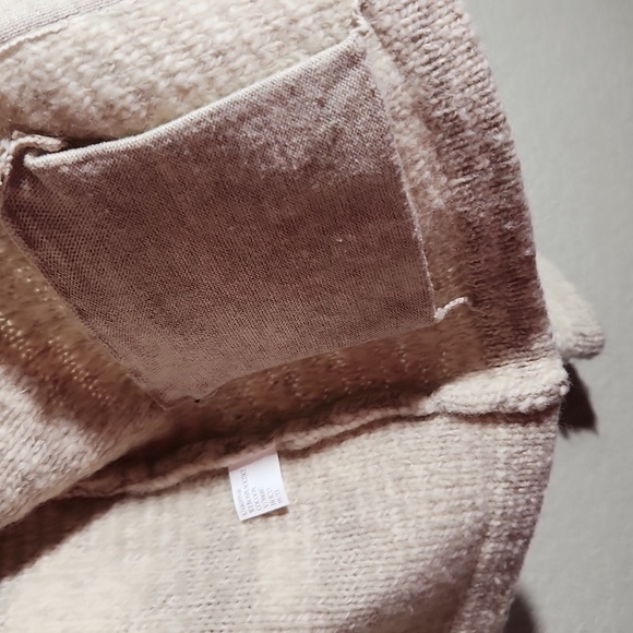 Banana Republic Cardigan Sweater Size XS  Wool Tan Cream - Picture 4 of 15